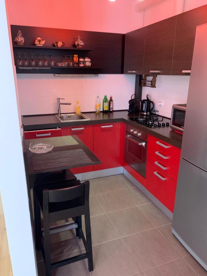 Apartment Angela With Private Garage Slot พูลา ภายนอก รูปภาพ
